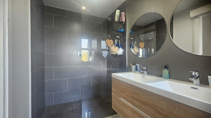 3 Bedroom Property for Sale in Palm Lakes Estate KwaZulu-Natal