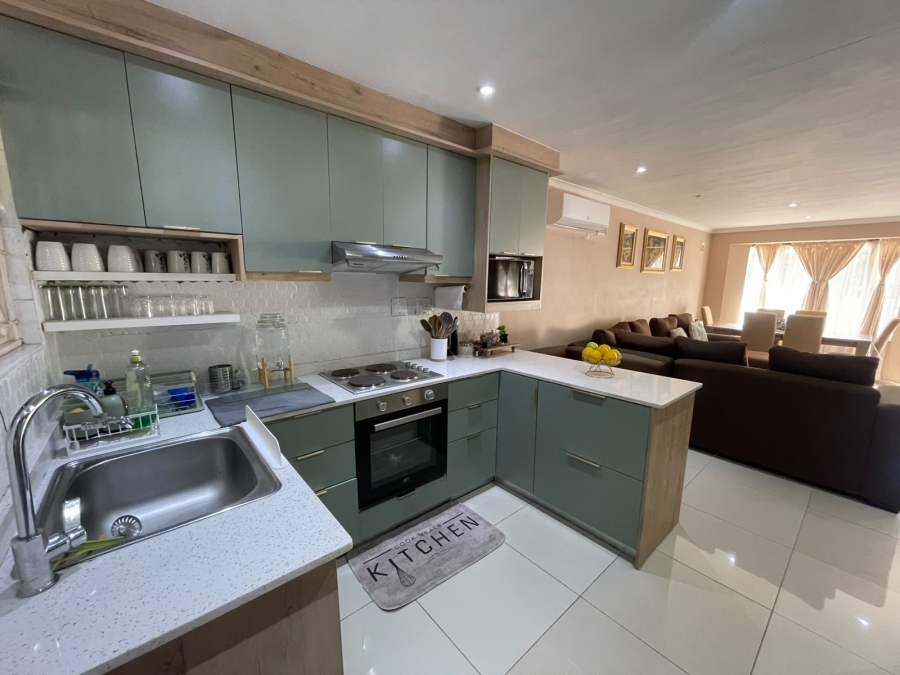 2 Bedroom Property for Sale in Sherwood KwaZulu-Natal