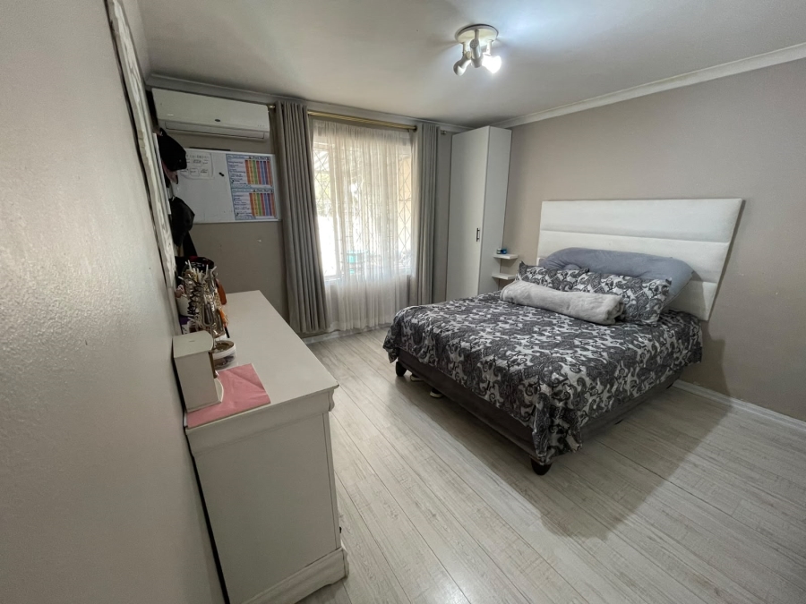 2 Bedroom Property for Sale in Sherwood KwaZulu-Natal