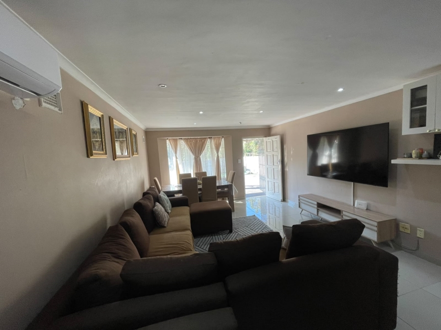 2 Bedroom Property for Sale in Sherwood KwaZulu-Natal