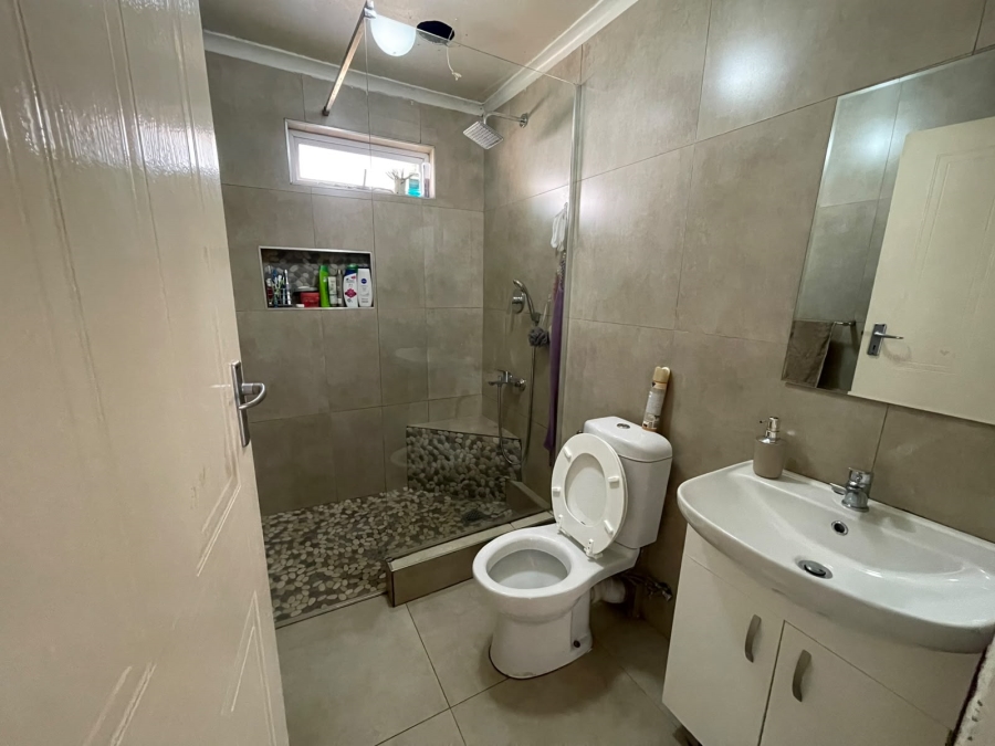 2 Bedroom Property for Sale in Sherwood KwaZulu-Natal