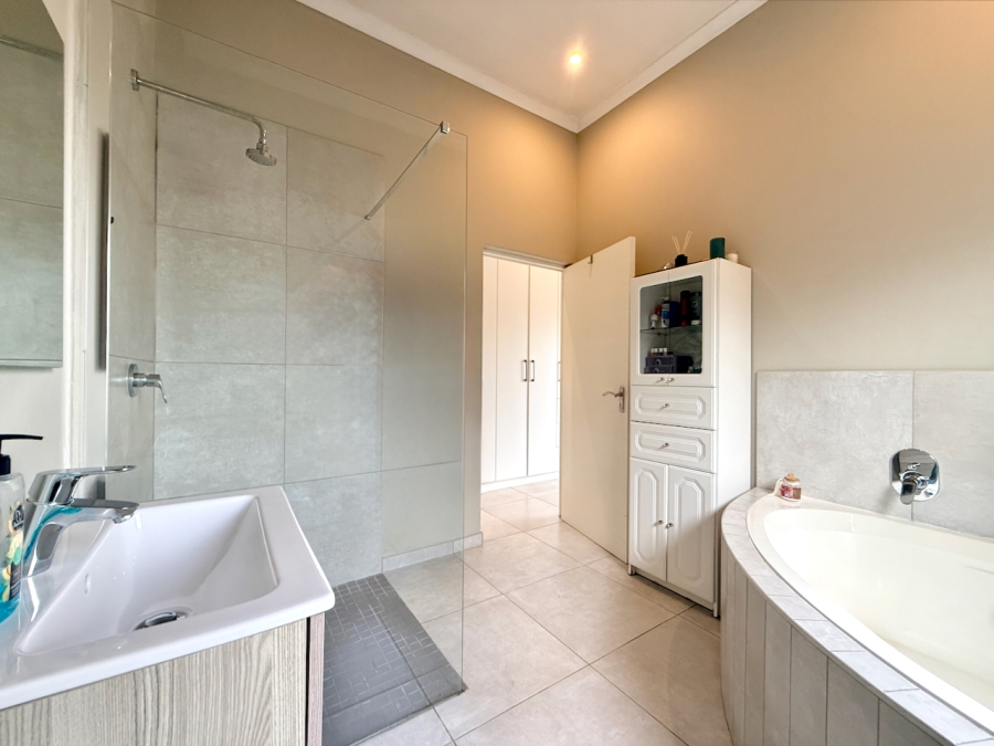 4 Bedroom Property for Sale in Palm Lakes Estate KwaZulu-Natal