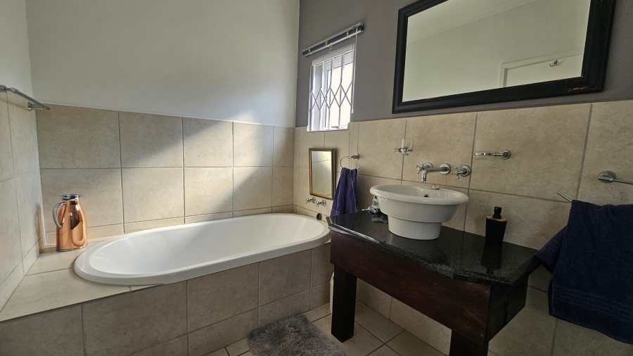 5 Bedroom Property for Sale in Ballito Central KwaZulu-Natal