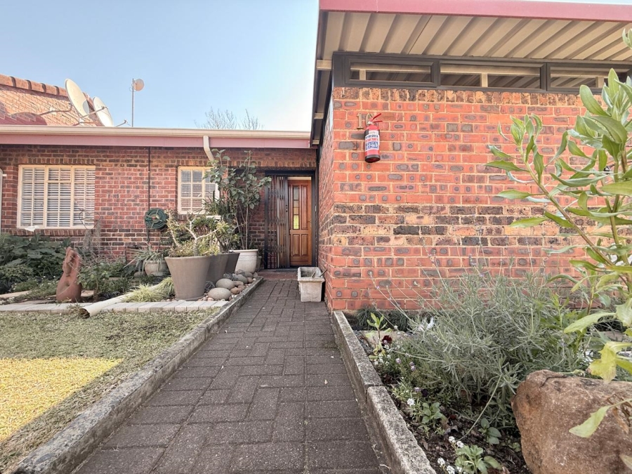 2 Bedroom Property for Sale in Newcastle KwaZulu-Natal