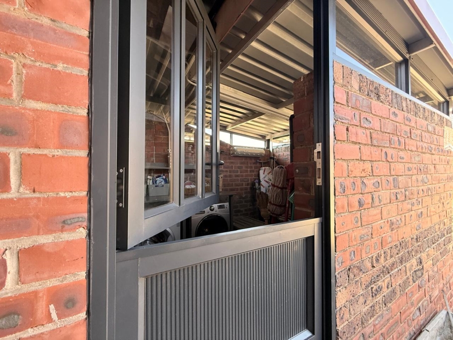 2 Bedroom Property for Sale in Newcastle KwaZulu-Natal