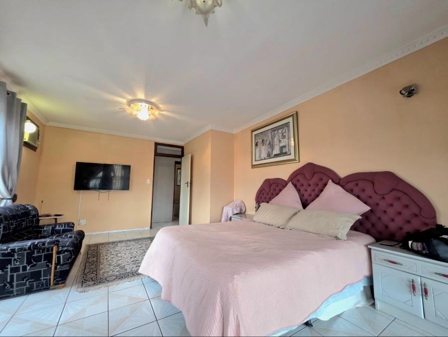 4 Bedroom Property for Sale in Lotus Park KwaZulu-Natal