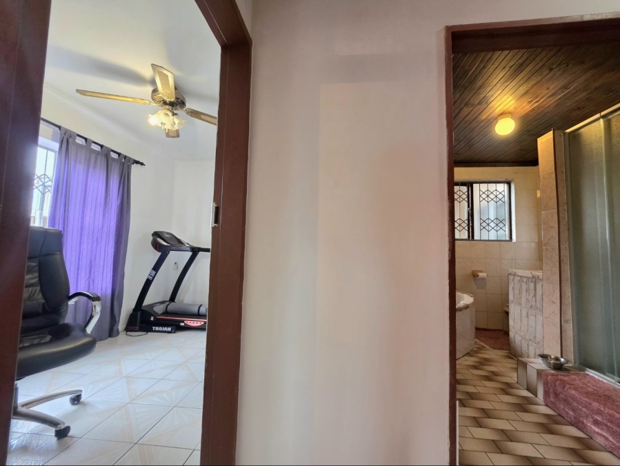 4 Bedroom Property for Sale in Lotus Park KwaZulu-Natal