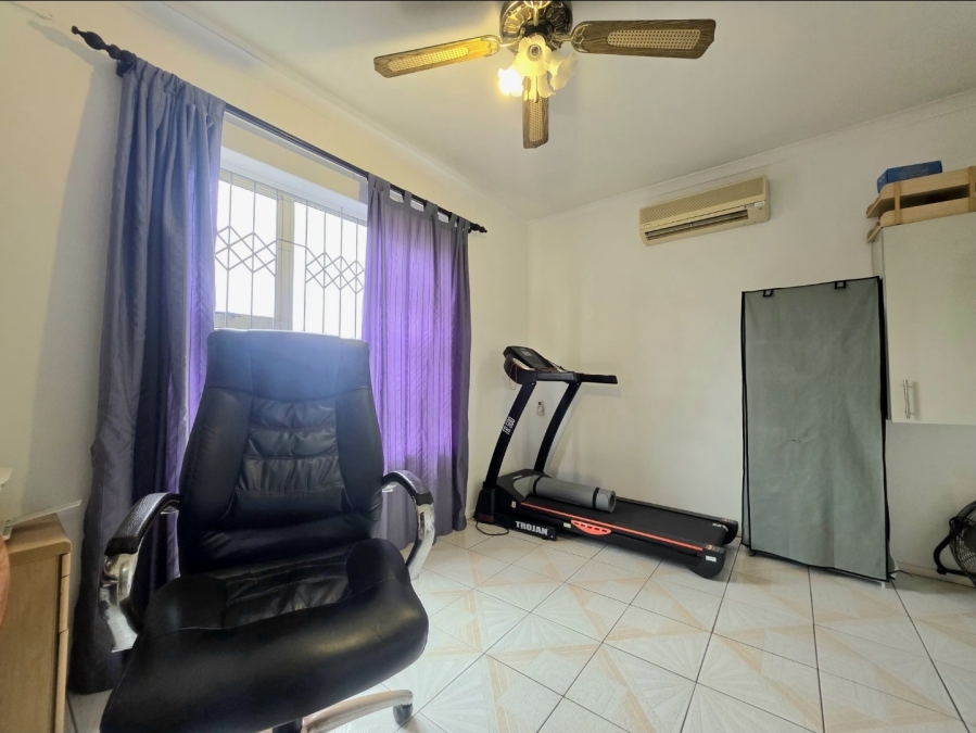 4 Bedroom Property for Sale in Lotus Park KwaZulu-Natal