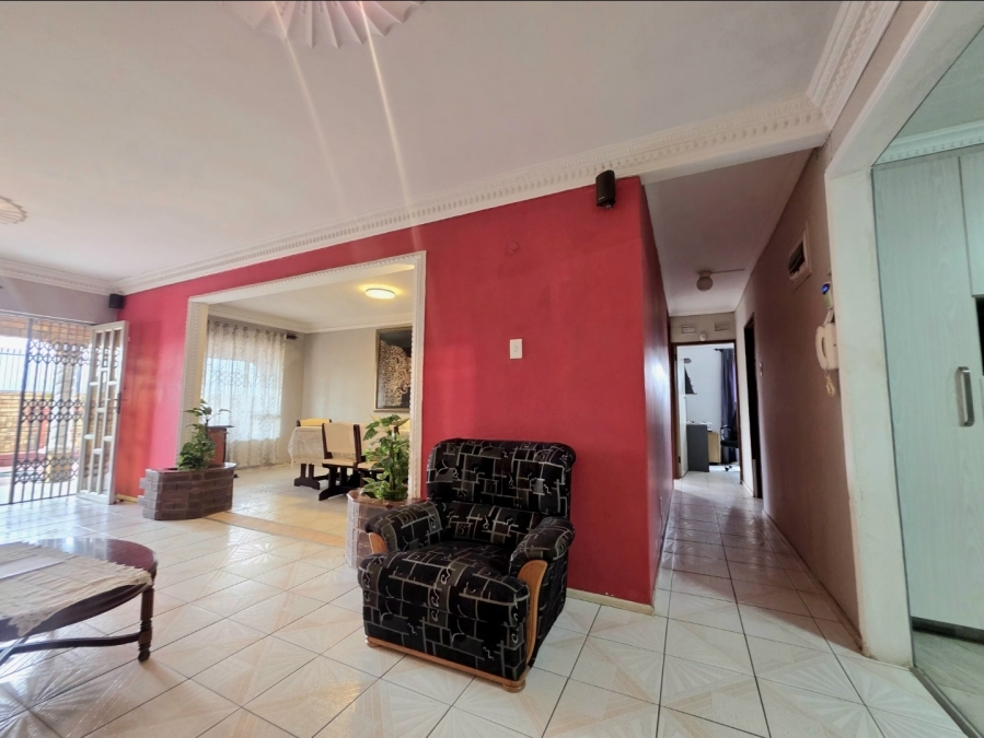 4 Bedroom Property for Sale in Lotus Park KwaZulu-Natal