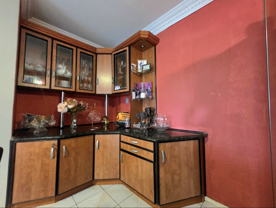 4 Bedroom Property for Sale in Lotus Park KwaZulu-Natal