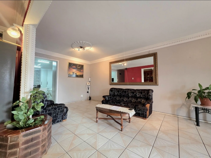 4 Bedroom Property for Sale in Lotus Park KwaZulu-Natal
