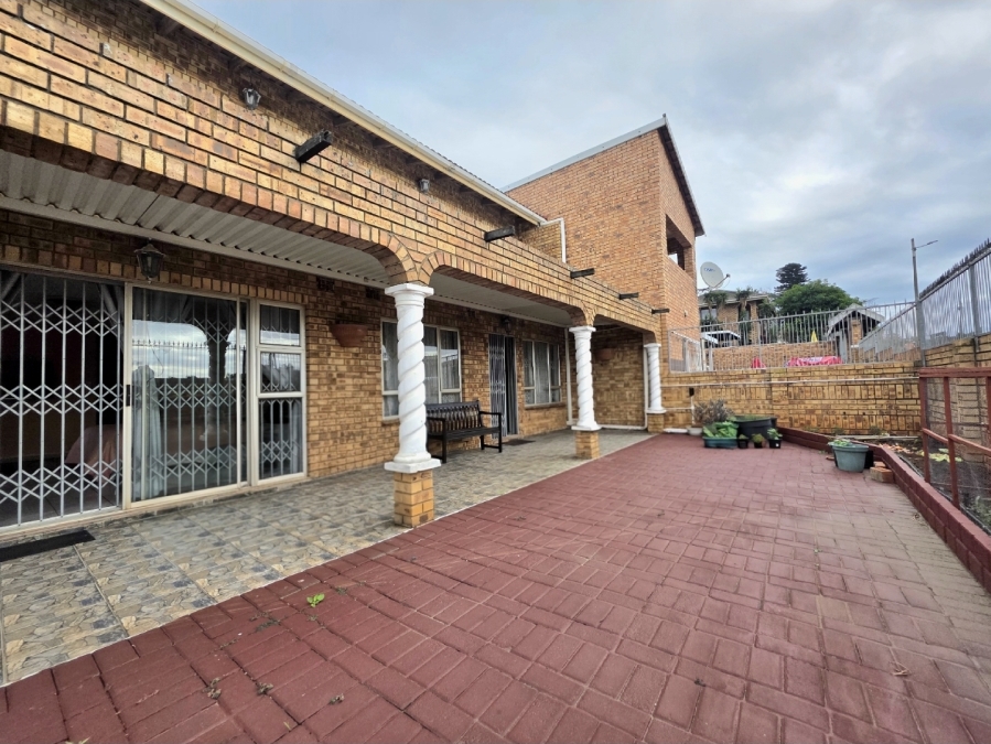4 Bedroom Property for Sale in Lotus Park KwaZulu-Natal
