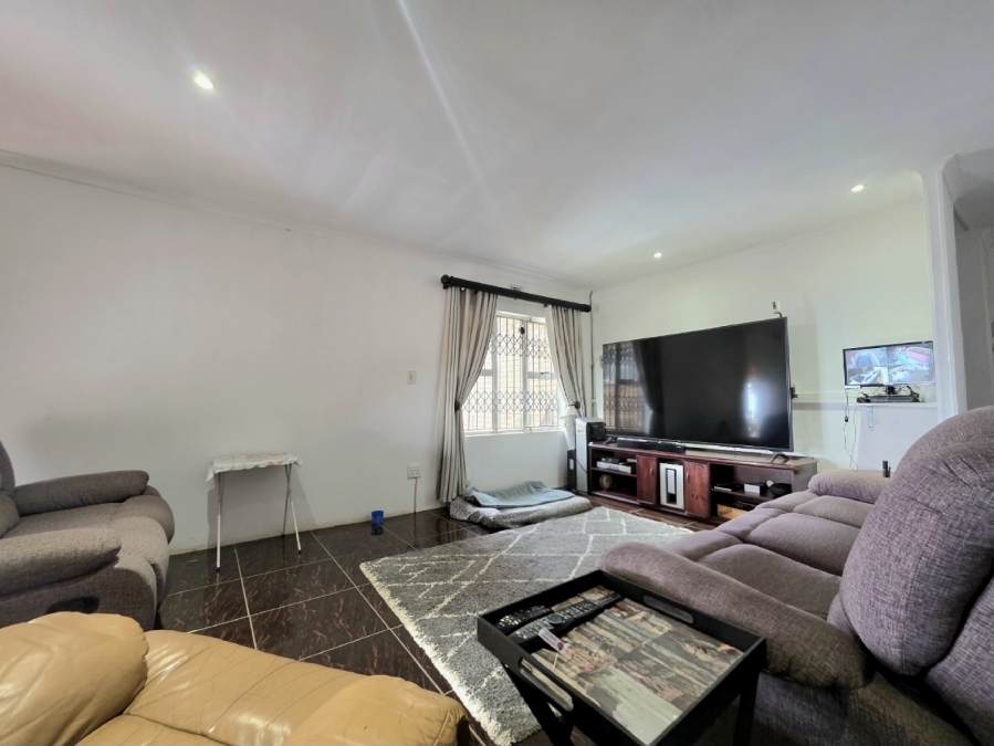 4 Bedroom Property for Sale in Lotus Park KwaZulu-Natal