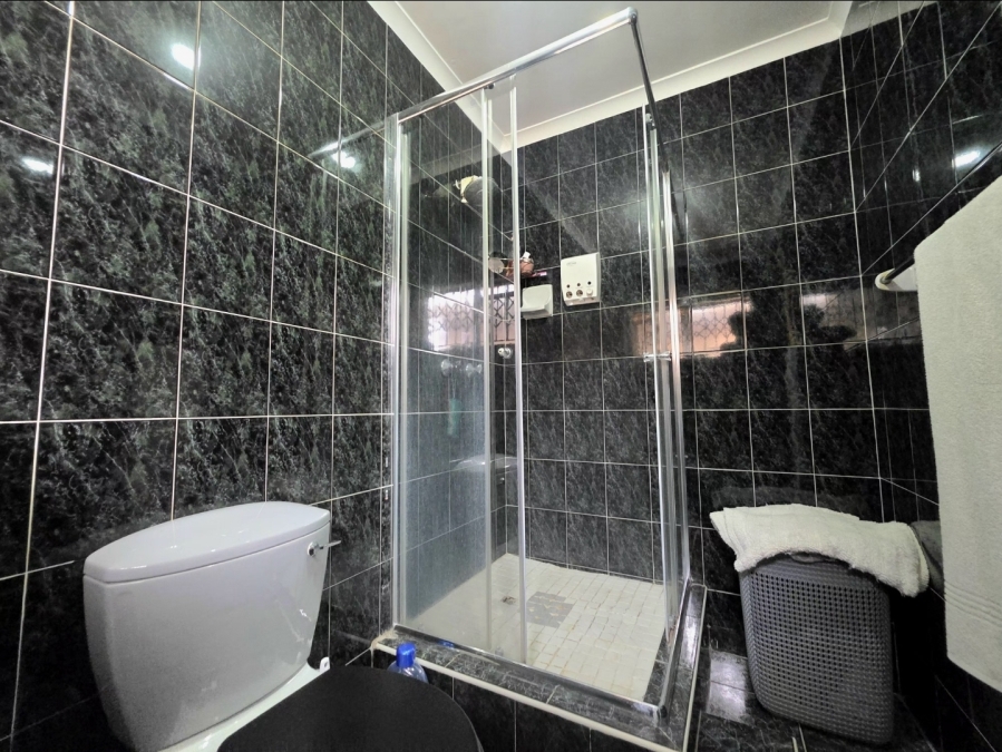 4 Bedroom Property for Sale in Lotus Park KwaZulu-Natal