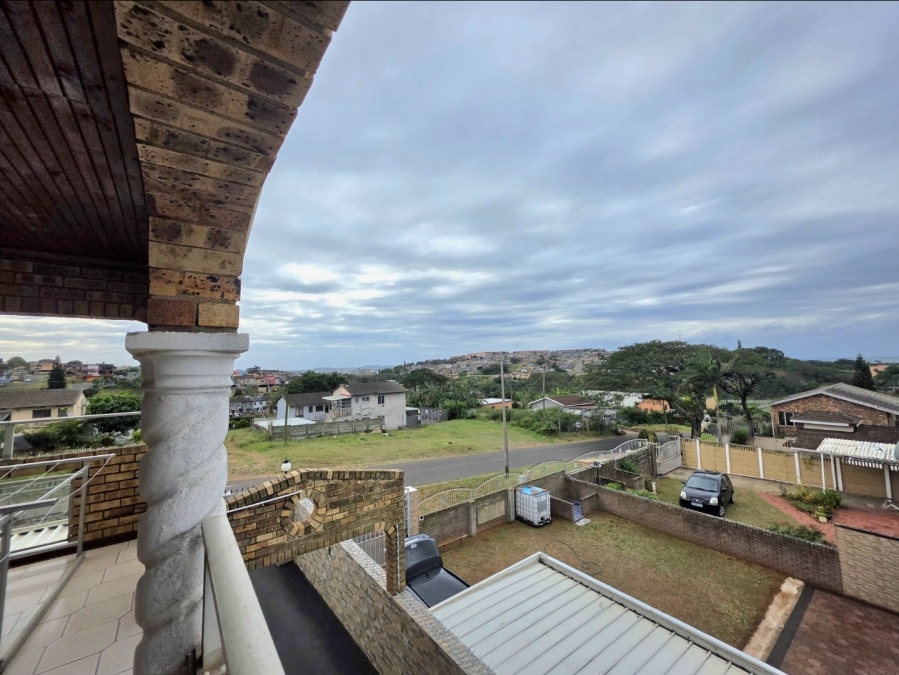 4 Bedroom Property for Sale in Lotus Park KwaZulu-Natal