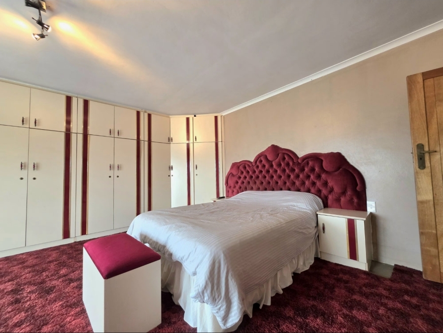 4 Bedroom Property for Sale in Lotus Park KwaZulu-Natal