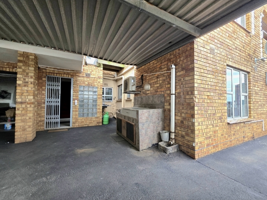 4 Bedroom Property for Sale in Lotus Park KwaZulu-Natal