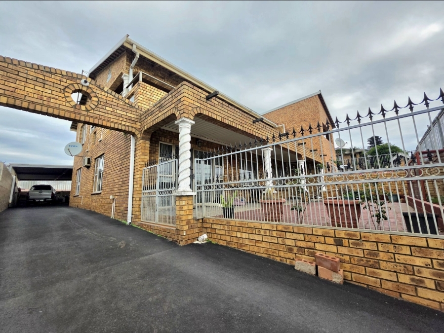 4 Bedroom Property for Sale in Lotus Park KwaZulu-Natal