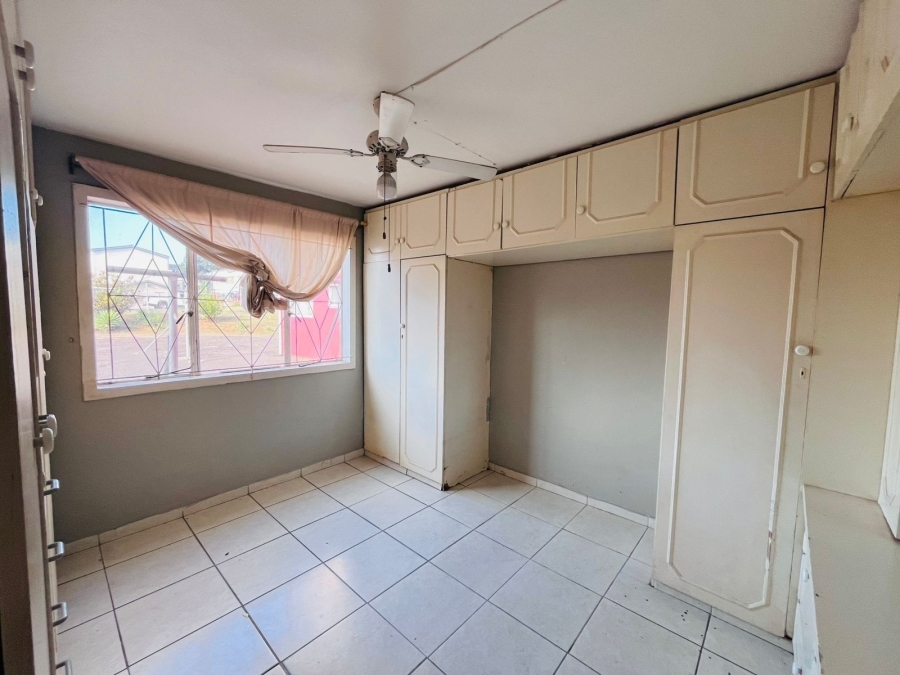 2 Bedroom Property for Sale in Austerville KwaZulu-Natal