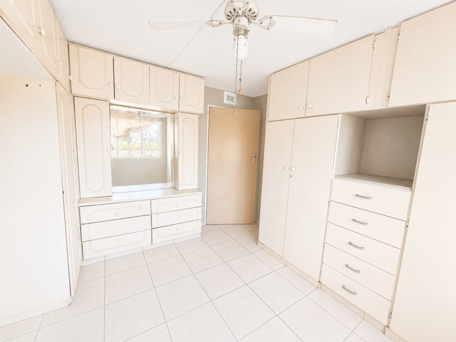 2 Bedroom Property for Sale in Austerville KwaZulu-Natal
