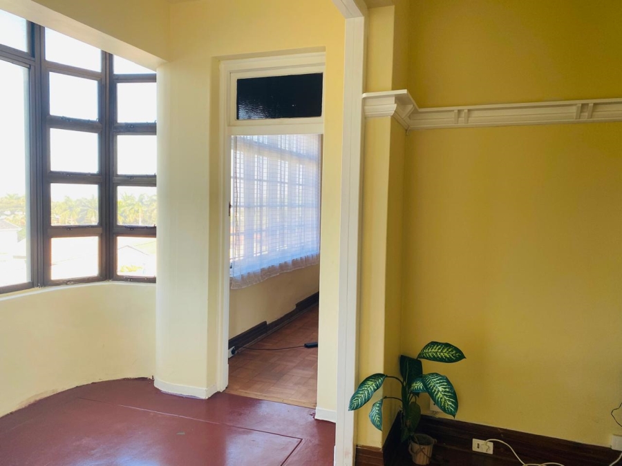 1 Bedroom Property for Sale in Essenwood KwaZulu-Natal