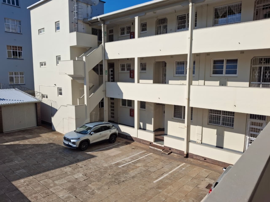 1 Bedroom Property for Sale in Essenwood KwaZulu-Natal