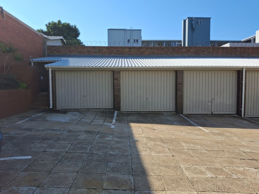 1 Bedroom Property for Sale in Essenwood KwaZulu-Natal