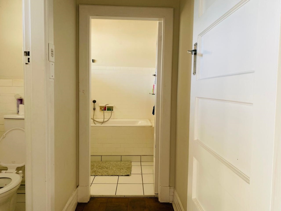 1 Bedroom Property for Sale in Essenwood KwaZulu-Natal