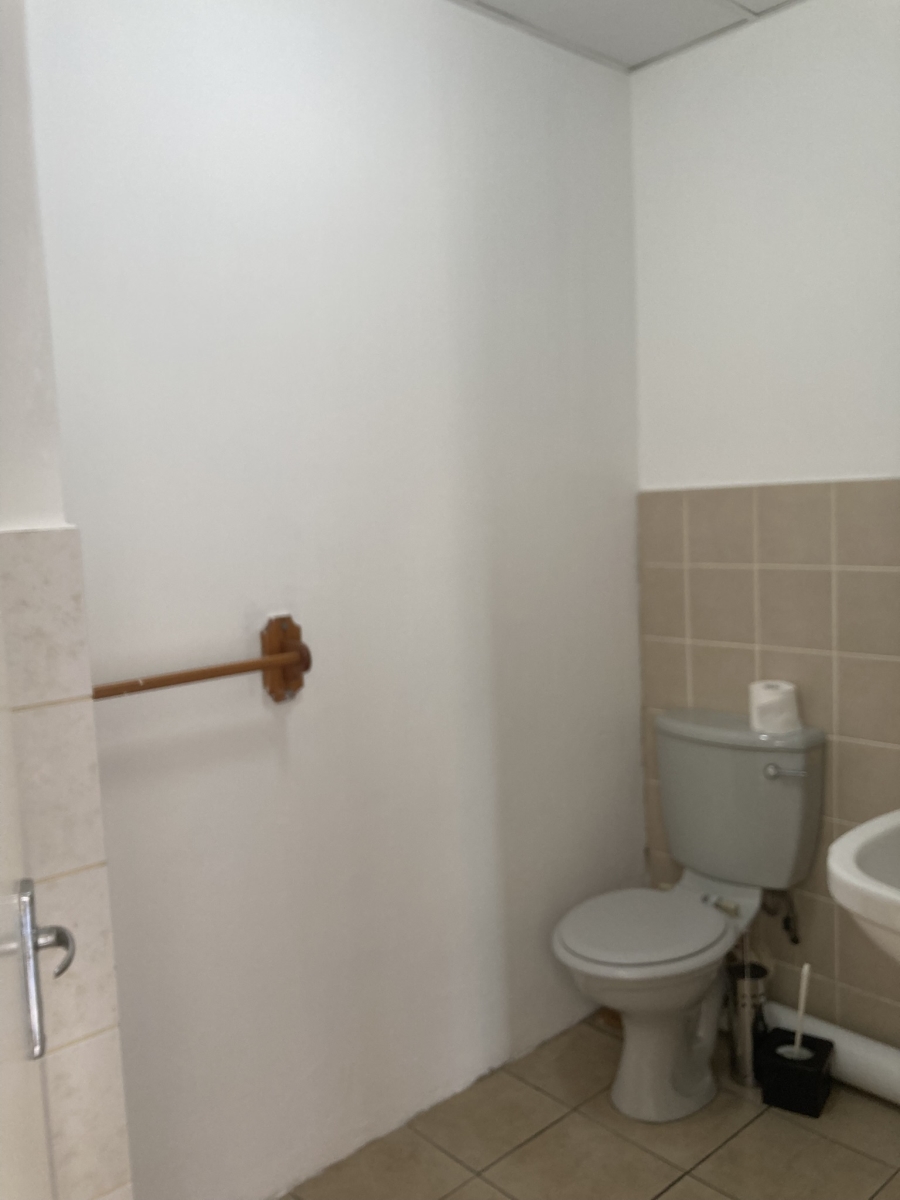 To Let Commercial Property for Rent in Gillitts KwaZulu-Natal