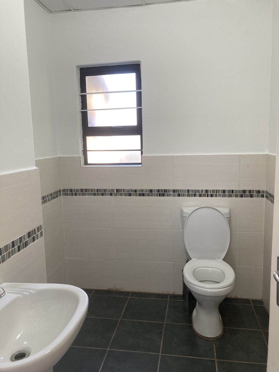 To Let Commercial Property for Rent in Gillitts KwaZulu-Natal