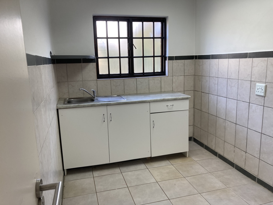 To Let Commercial Property for Rent in Gillitts KwaZulu-Natal