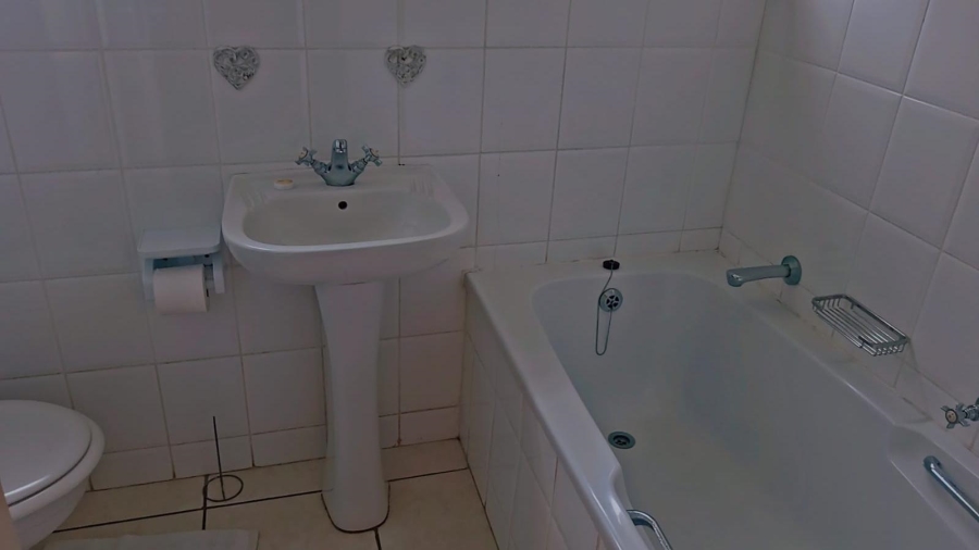 4 Bedroom Property for Sale in Lawrence Rocks KwaZulu-Natal