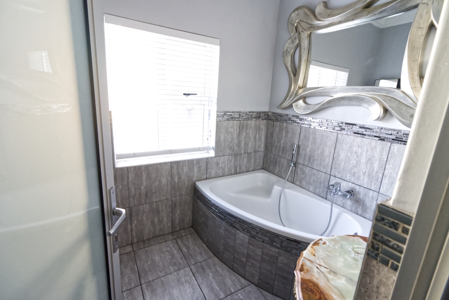 15 Bedroom Property for Sale in Nambiti KwaZulu-Natal