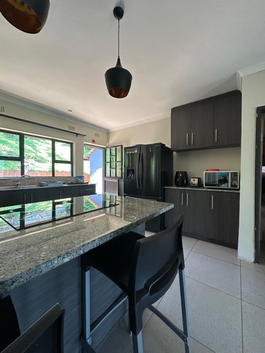 4 Bedroom Property for Sale in Amanzimtoti KwaZulu-Natal