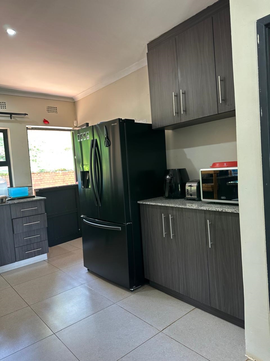 4 Bedroom Property for Sale in Amanzimtoti KwaZulu-Natal