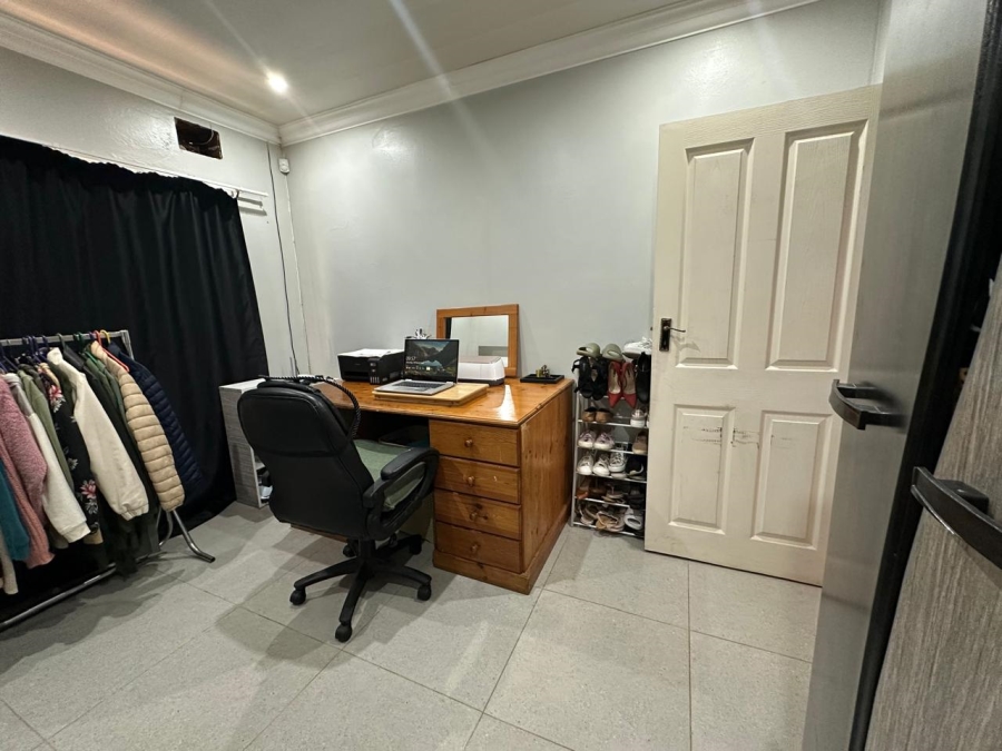 4 Bedroom Property for Sale in Amanzimtoti KwaZulu-Natal