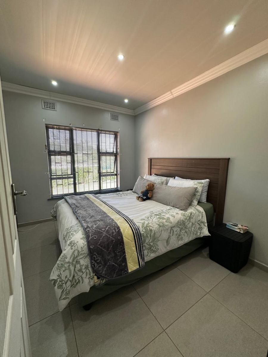 4 Bedroom Property for Sale in Amanzimtoti KwaZulu-Natal
