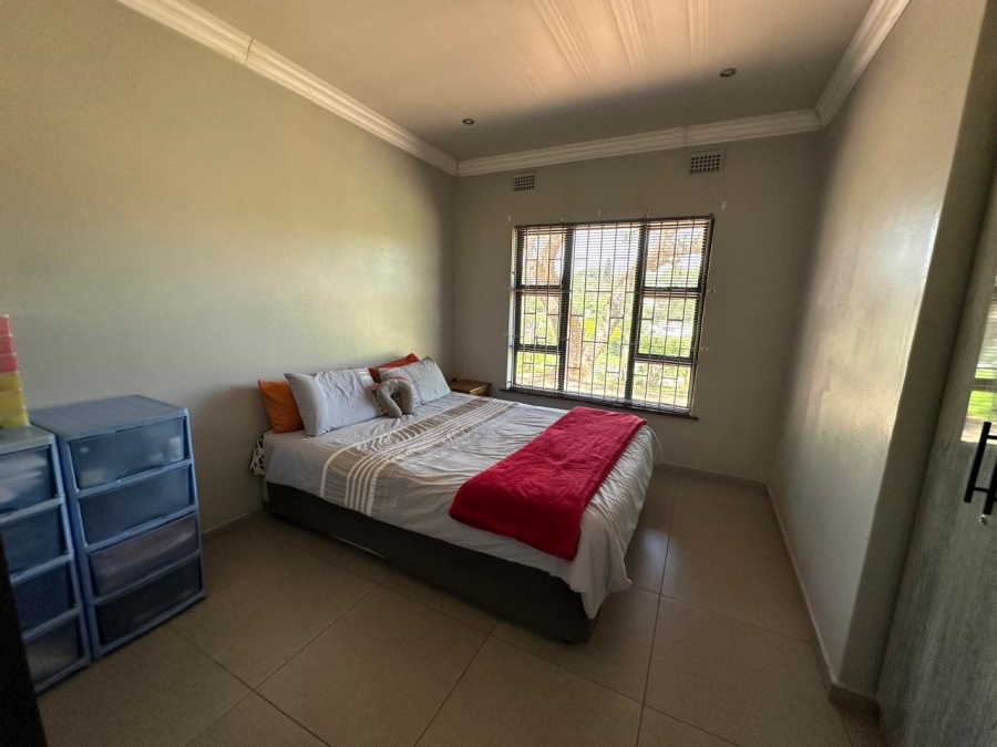 4 Bedroom Property for Sale in Amanzimtoti KwaZulu-Natal