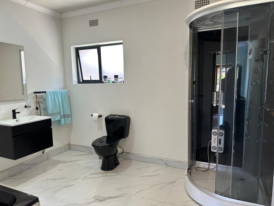 4 Bedroom Property for Sale in Amanzimtoti KwaZulu-Natal