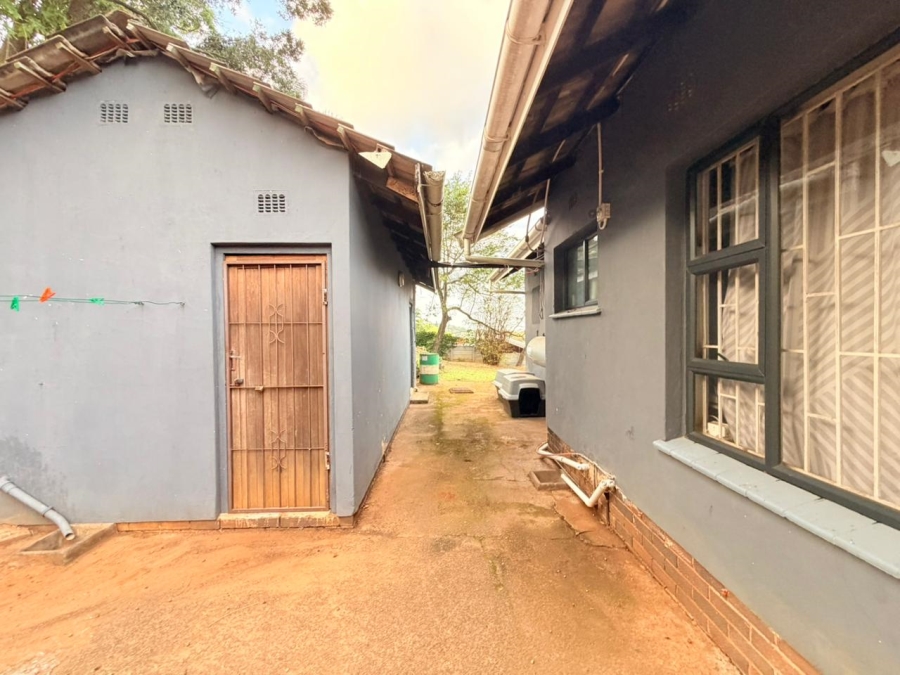 4 Bedroom Property for Sale in Amanzimtoti KwaZulu-Natal