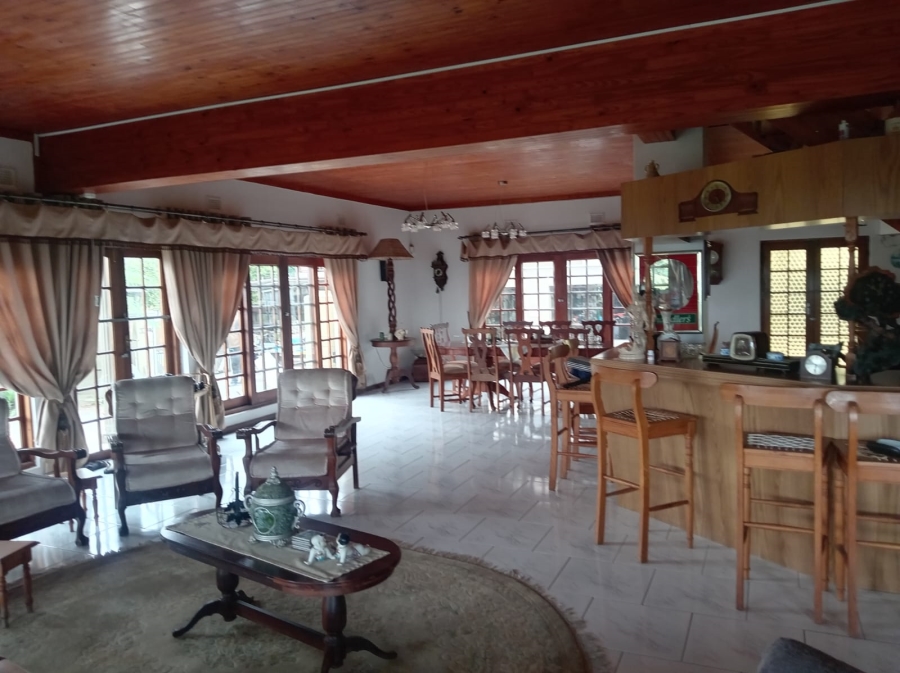7 Bedroom Property for Sale in Winklespruit KwaZulu-Natal
