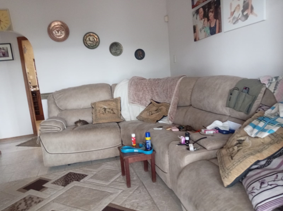 7 Bedroom Property for Sale in Winklespruit KwaZulu-Natal