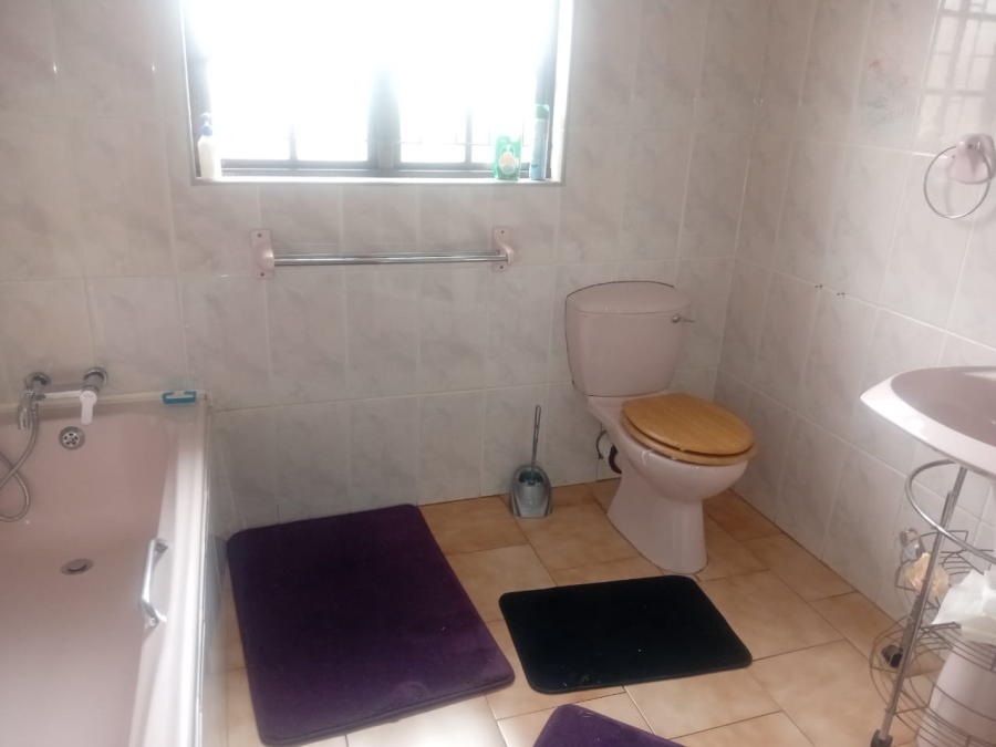7 Bedroom Property for Sale in Winklespruit KwaZulu-Natal
