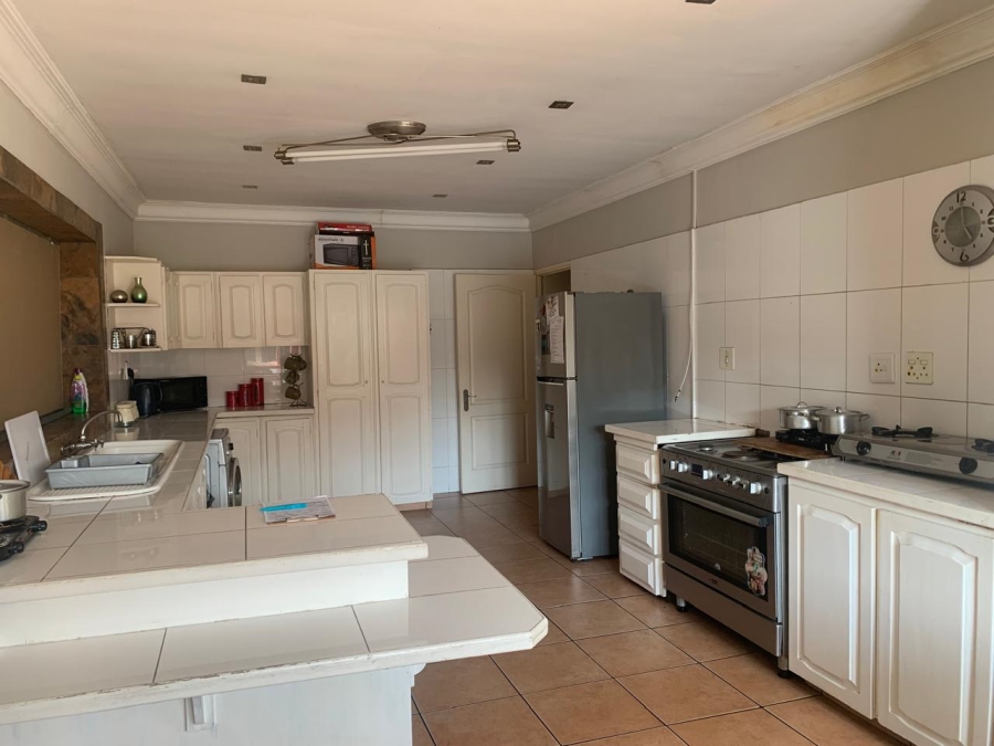 To Let 7 Bedroom Property for Rent in Meer En See KwaZulu-Natal