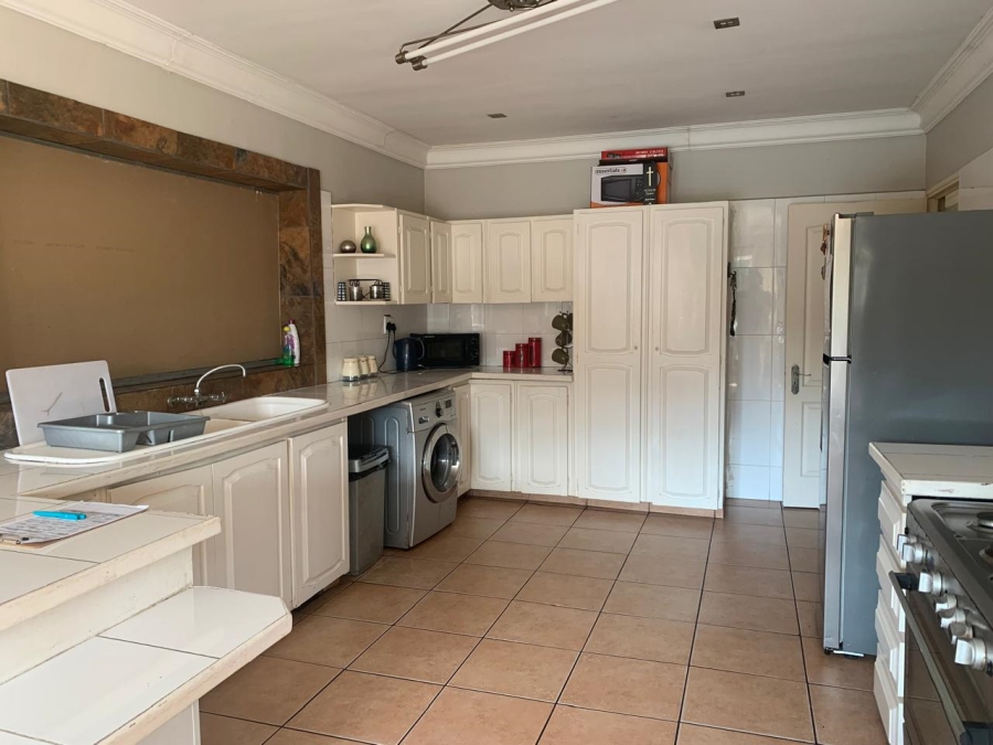 To Let 7 Bedroom Property for Rent in Meer En See KwaZulu-Natal