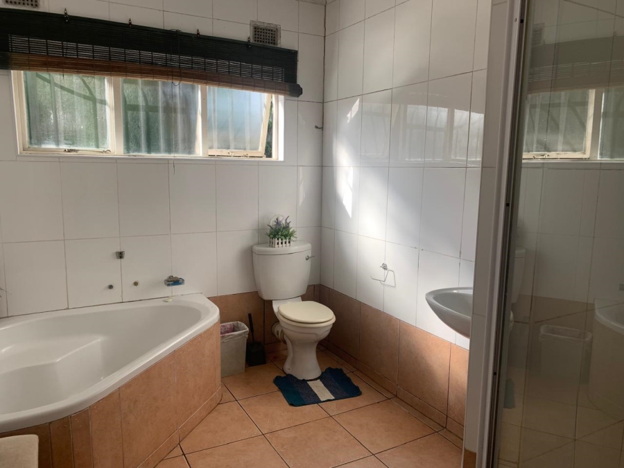 To Let 7 Bedroom Property for Rent in Meer En See KwaZulu-Natal