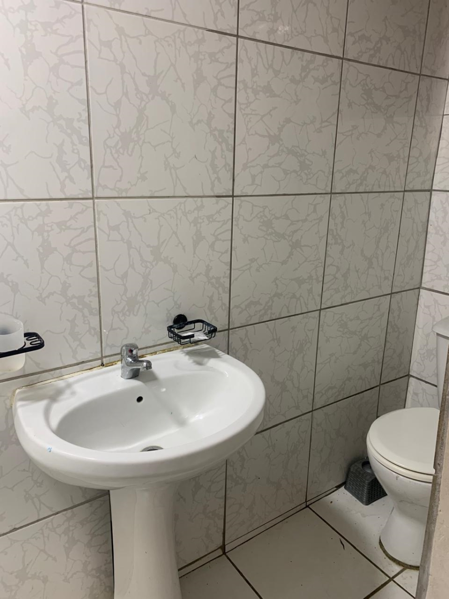 To Let 7 Bedroom Property for Rent in Meer En See KwaZulu-Natal