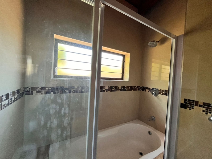 5 Bedroom Property for Sale in Yellowwood Park KwaZulu-Natal
