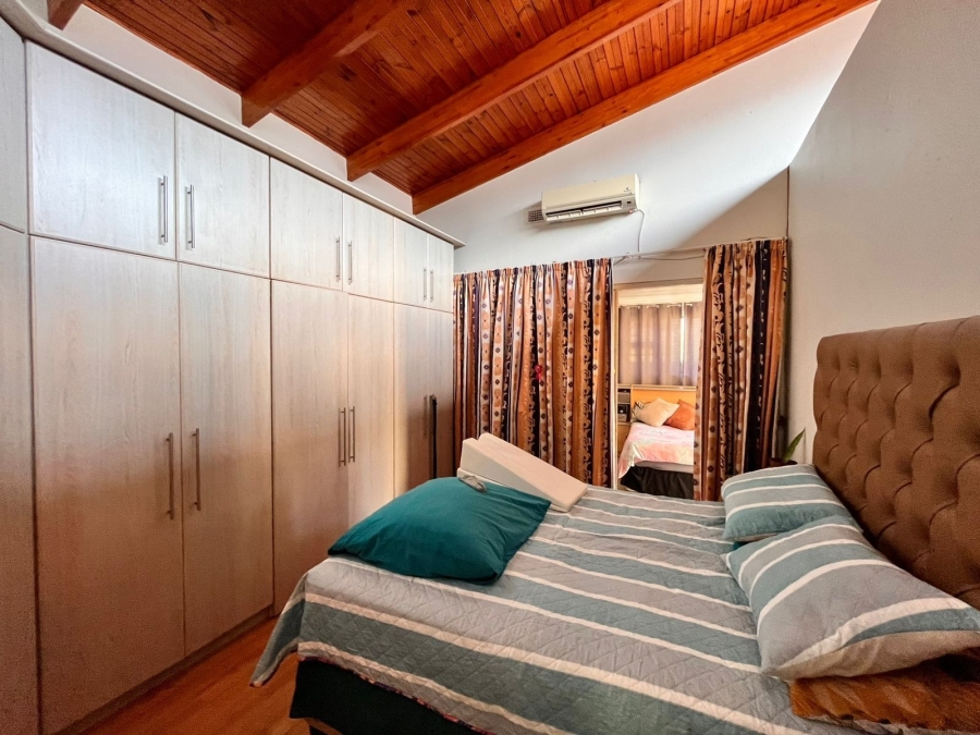 5 Bedroom Property for Sale in Yellowwood Park KwaZulu-Natal