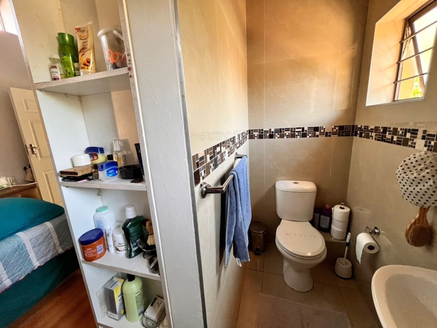 5 Bedroom Property for Sale in Yellowwood Park KwaZulu-Natal